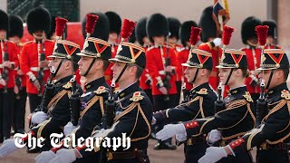 video: UK and French troops swap roles for Changing of the Guard ceremonies